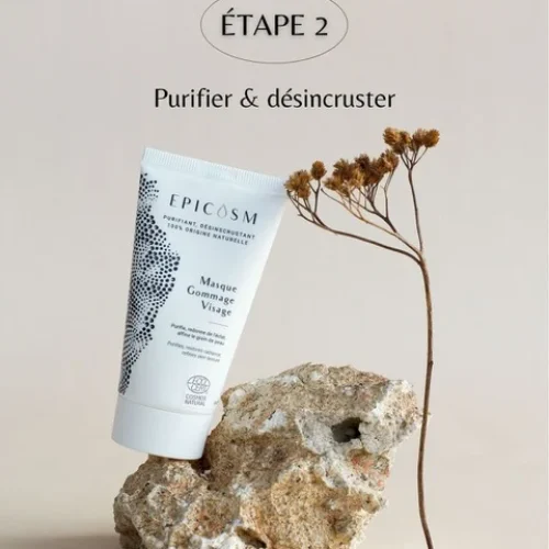 L’heure de la rentrée a sonné !Et pour un retour tout en douceur, voici nos 3 essentiels à glisser dans votre routine quotidienne - Étape 1 - nettoyer et démaqui (1)