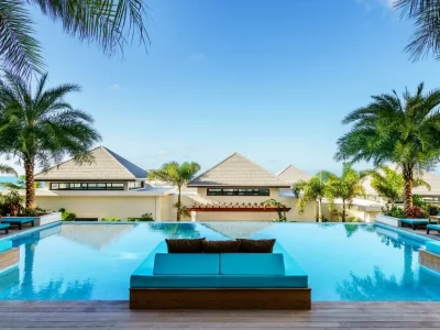 Poolside-Zemi-59009b25ce357 (Copier)