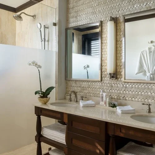 bathroomwhitenew-595fe5e4dc8fd (Copier)