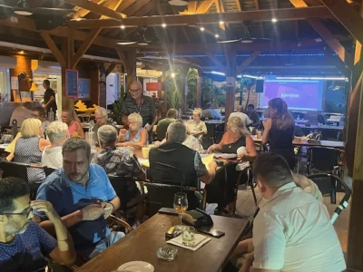 salle interieur avec clients